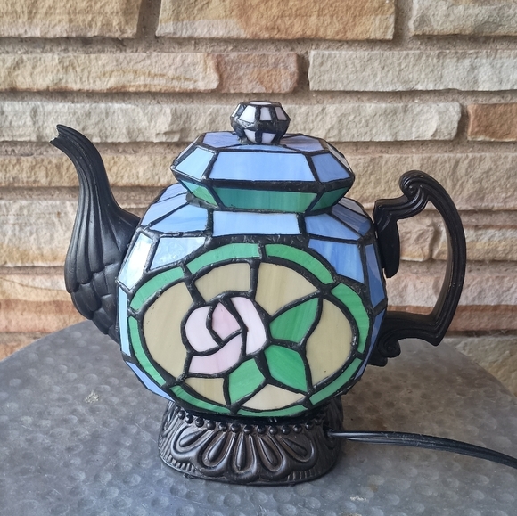 Vintage Tiffany Style Floral Stained Glass Tea Pot Table Lamp By Cheyenne Decor - Picture 2 of 8